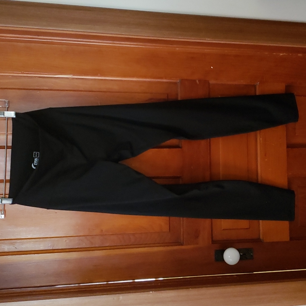 Zyia leggings